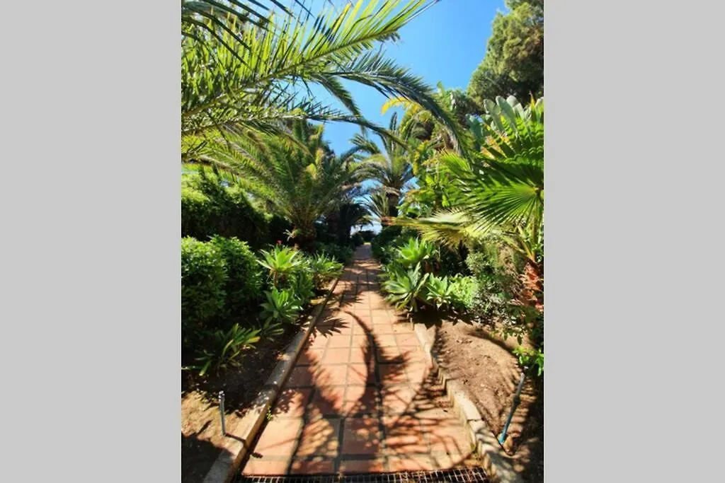 Large Ground Floor Apartment With Private Garden And Beach Access Estepona Holiday home