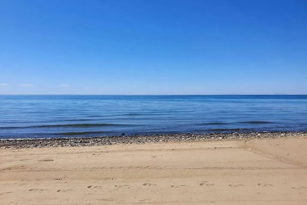 Large Ground Floor Apartment With Private Garden And Beach Access Estepona