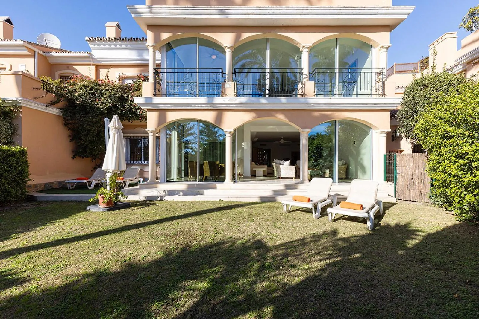 Large Ground Floor Apartment With Private Garden And Beach Access location