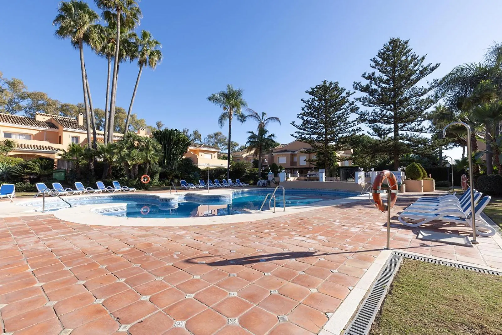 Large Ground Floor Apartment With Private Garden And Beach Access Estepona