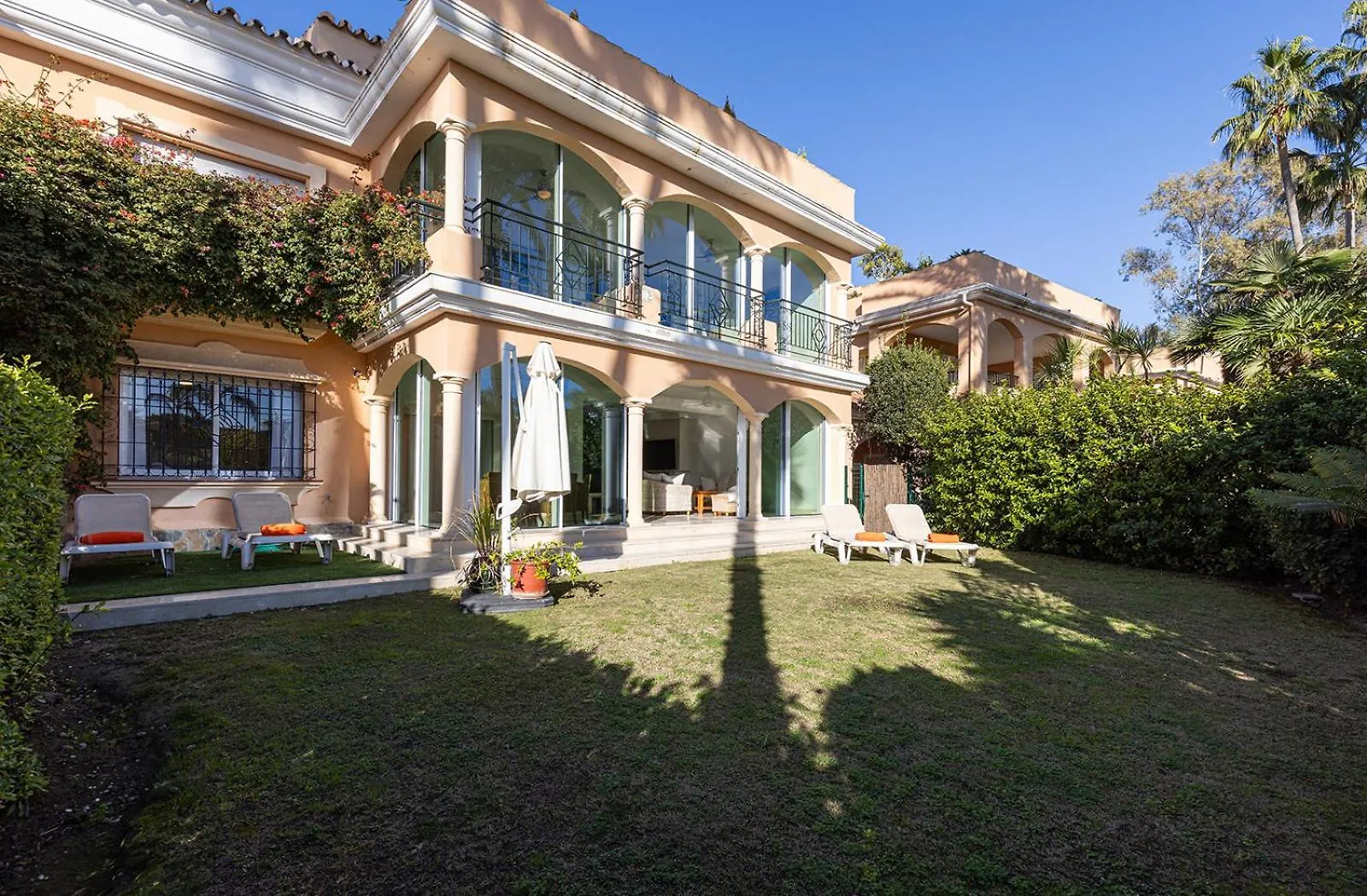 Large Ground Floor Apartment With Private Garden And Beach Access Estepona 0*,  Spain