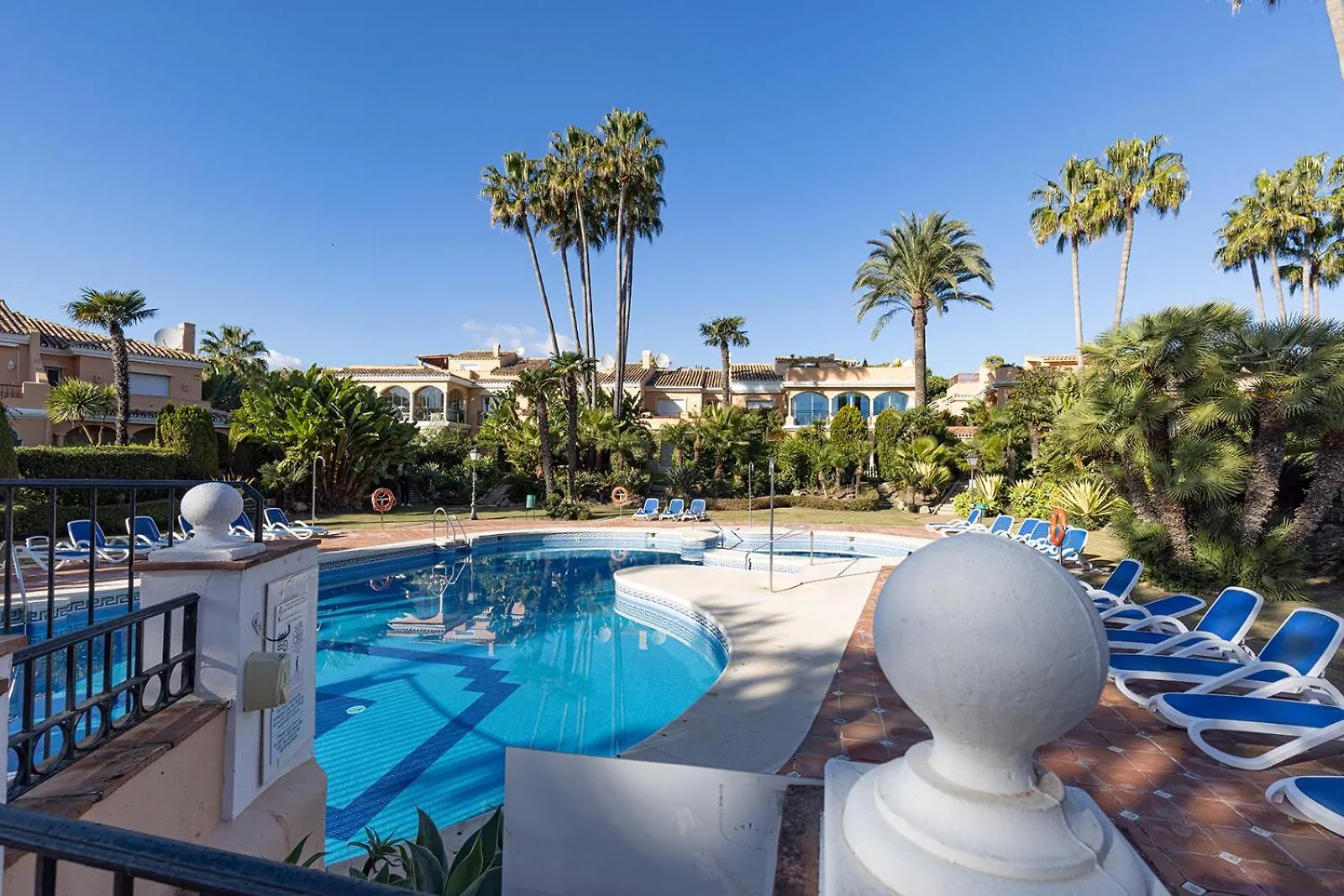 Holiday home Large Ground Floor Apartment With Private Garden And Beach Access Estepona