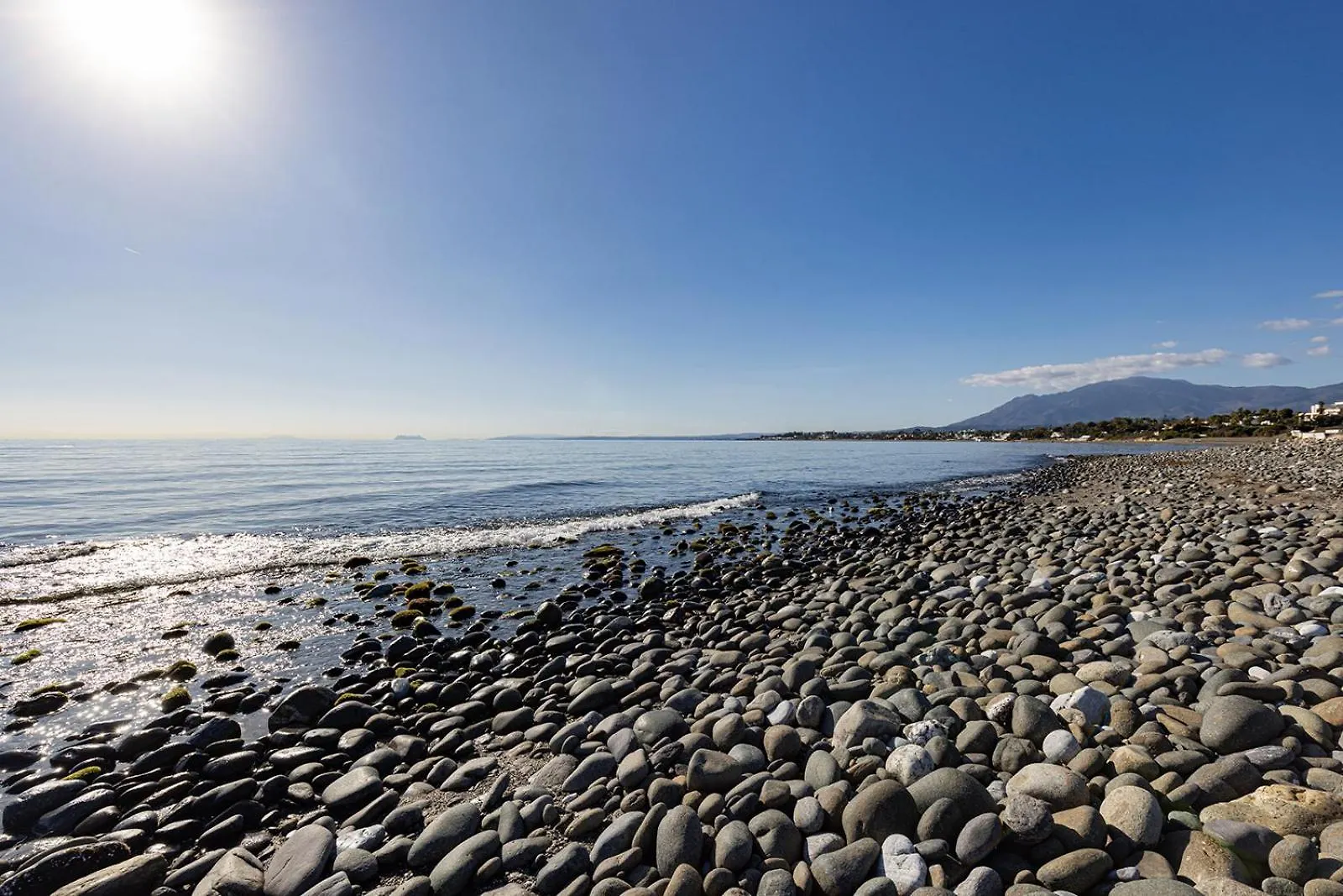 Large Ground Floor Apartment With Private Garden And Beach Access Estepona 0*,  Spain
