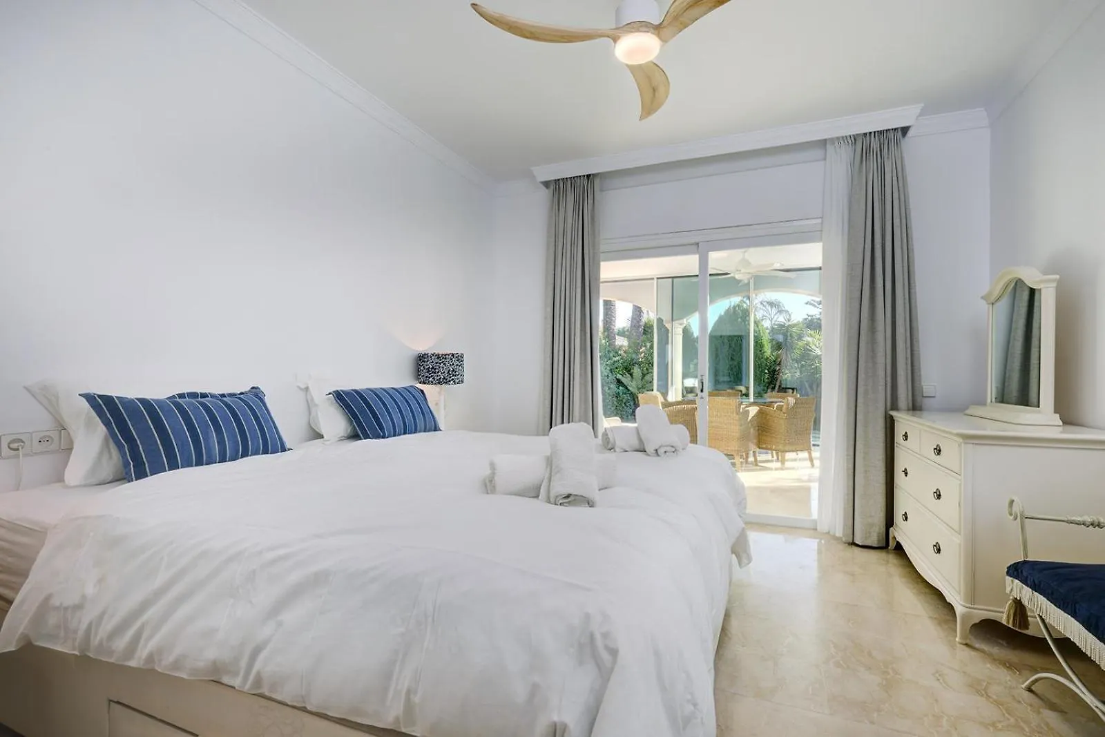 Holiday home Large Ground Floor Apartment With Private Garden And Beach Access Estepona