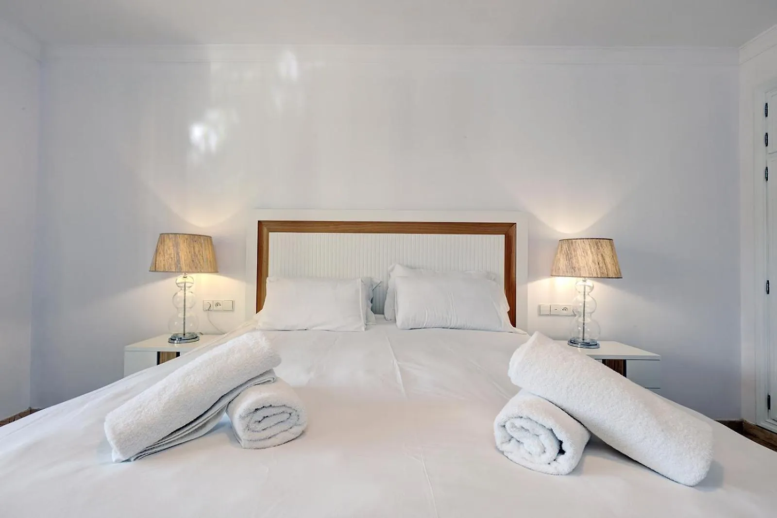 Large Ground Floor Apartment With Private Garden And Beach Access Estepona Holiday home