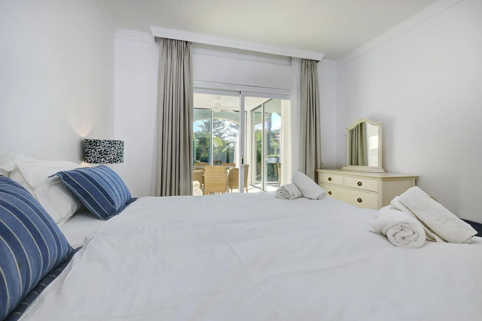 Holiday home Large Ground Floor Apartment With Private Garden And Beach Access Estepona