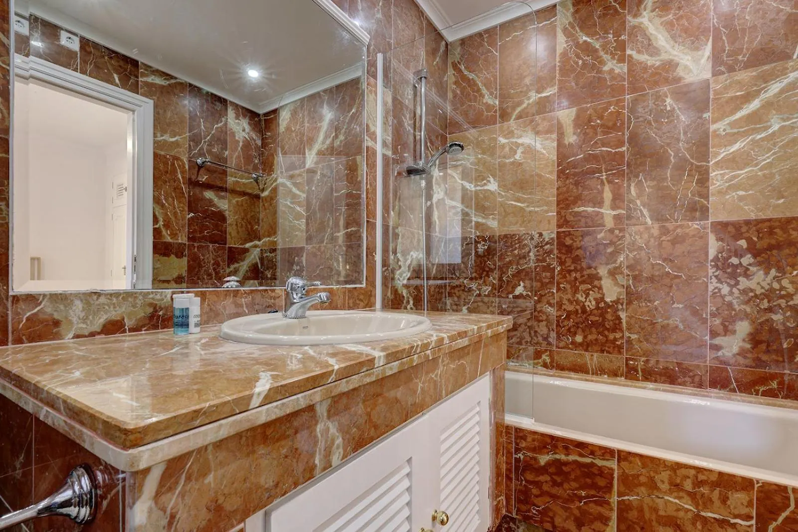 Holiday home Large Ground Floor Apartment With Private Garden And Beach Access Estepona